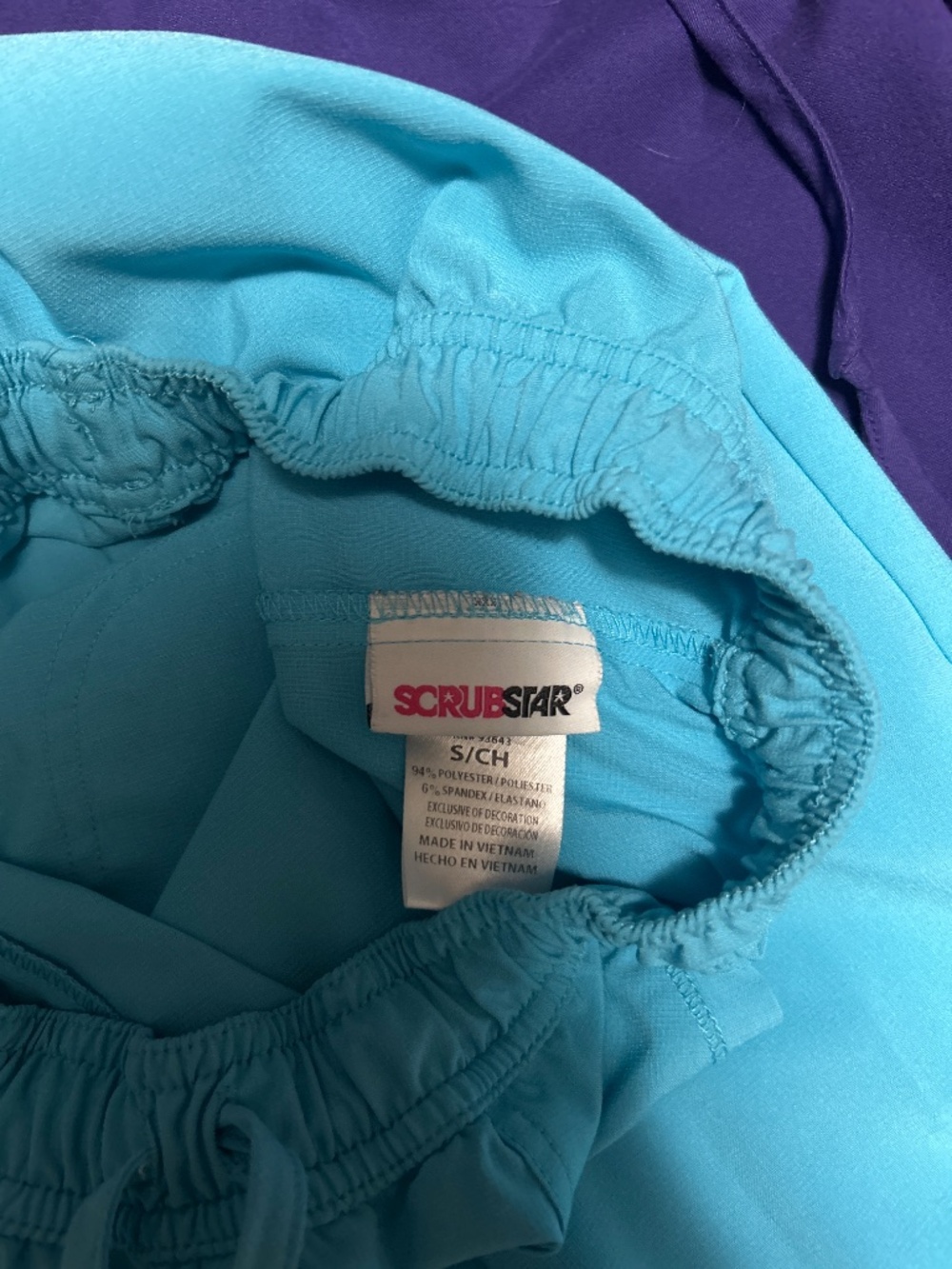 Three pair of scrub pants size small. One greys ant. Scrubstaff - Picture 4 of 4